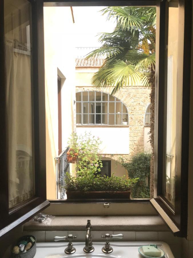 Dependance Royale Bed & Breakfast Caserta Exterior photo